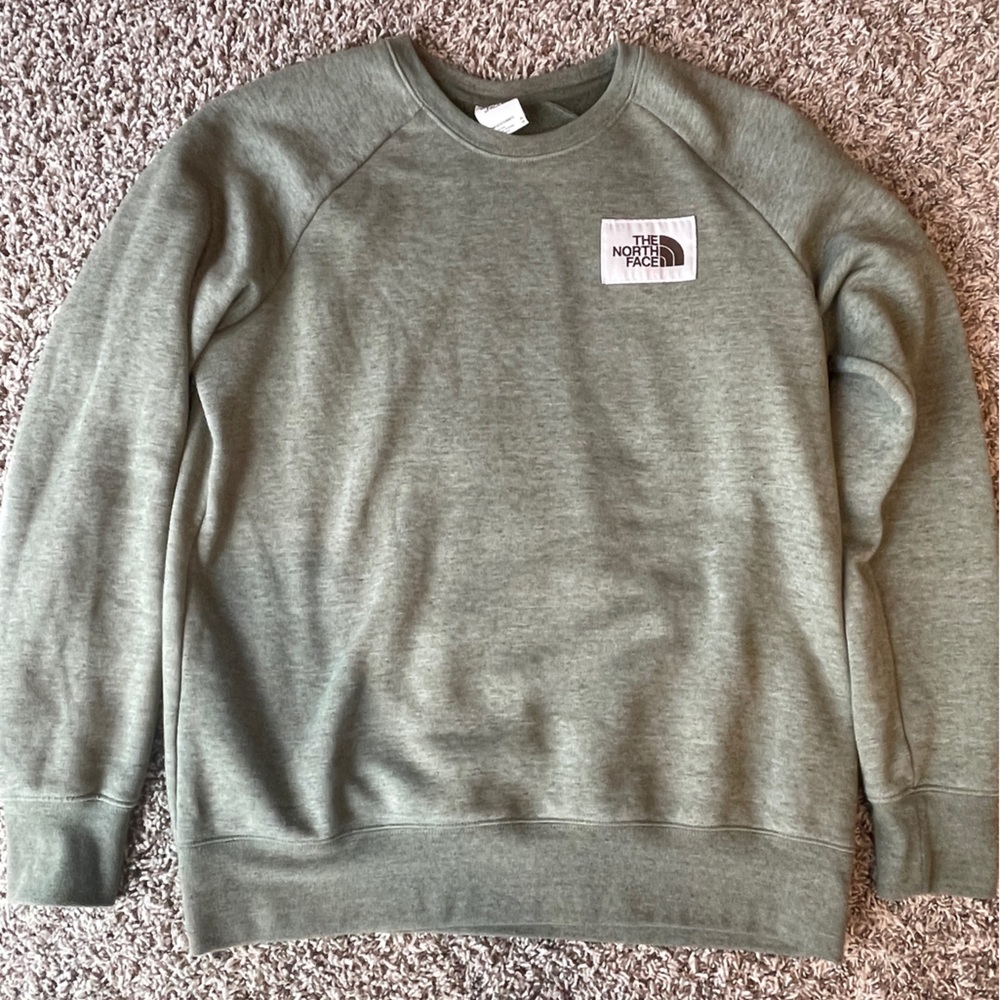 The North Face gorgeous green sweatshirt. EUC. Size women’s medium.